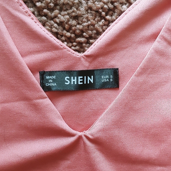 🌾3 for $30! Pink crop top - Picture 3 of 3